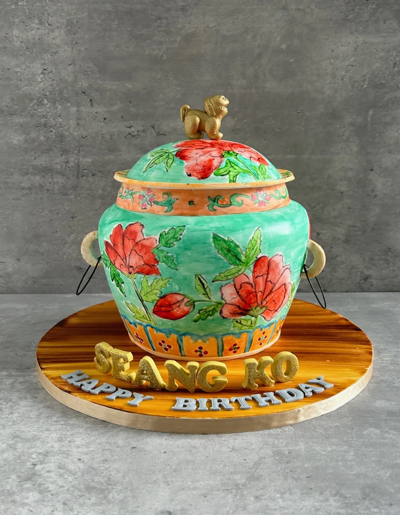 Hand-painted Peranakan porcelain jar 3D sculpted birthday cake